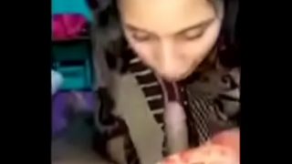 Desi college girl giving blowjob and cumshot